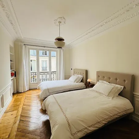 3 Bedrooms In Marais * Parigi